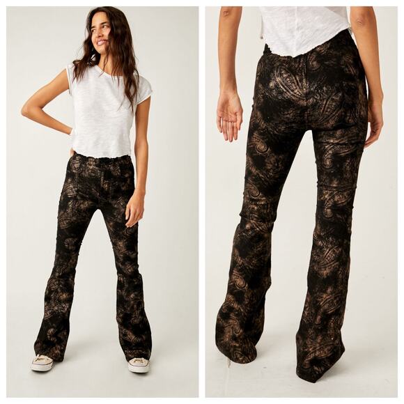 Free People We The Free Jayde Metallic Printed Flare Jeans In Black Tie Size 25 - Picture 1 of 10